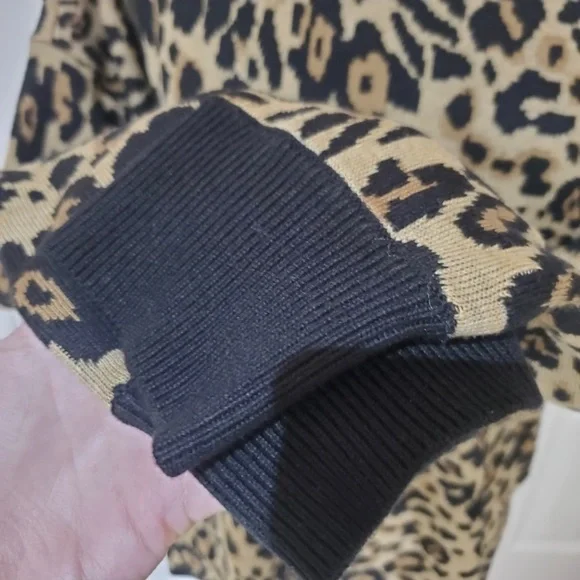 Calvin Klein animal print high low sweater size L - Picture 11 of 11